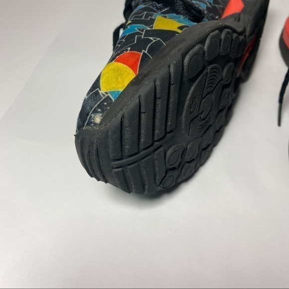 𝅺adidas Color Block sneakers: black, red, yellow, and blue. Size 6 - Picture 8 of 9